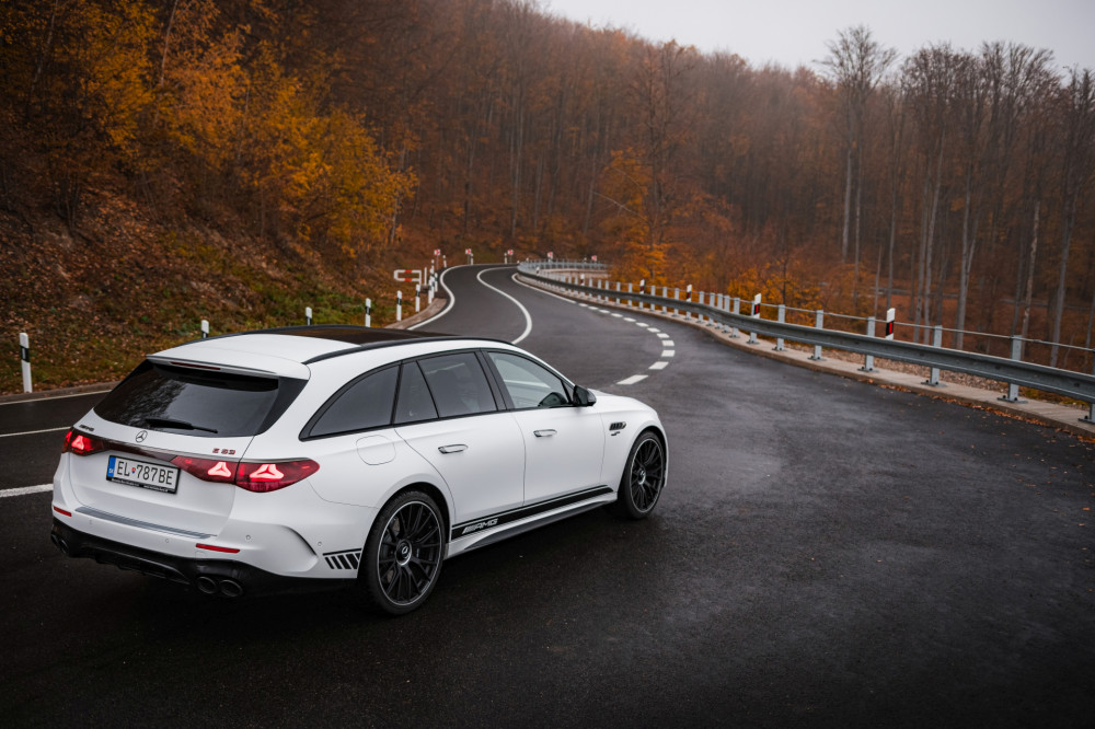 Mercedes-AMG E 53 HYBRID 4MATIC+